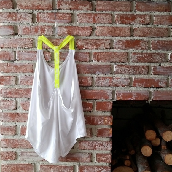 Nike Tops - Nike racerback. ✅